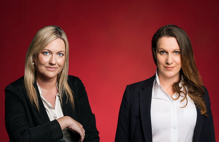 Marlene Auer, Chefredakteurin von Kurier Freizeit (l.), und Elisabeth Laimighofer, Leiterin Vermarktung im Kurier Medienhaus.