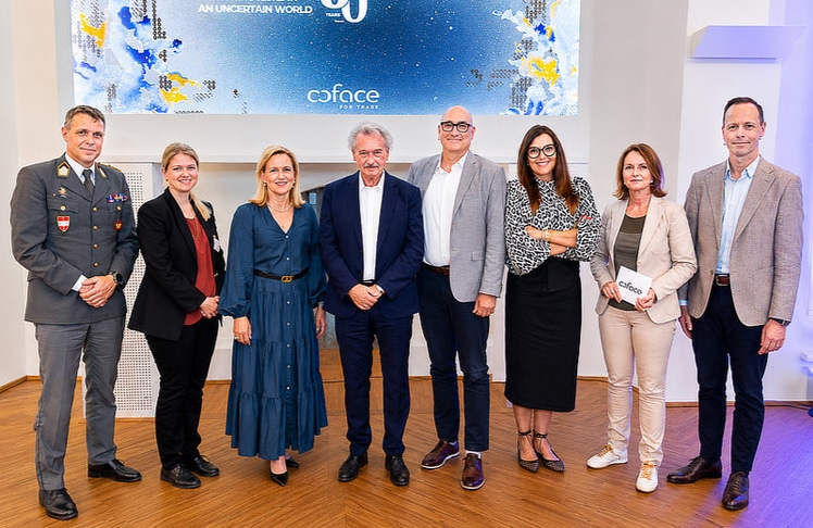 V.l.n.r.: Christoph Göd (Militärexperte, Österreichisches Bundesheer), Lisa Smith (Chair of the Board & Co-Founder, Prewave GmbH), Dagmar Koch (Country Managerin, Coface Austria), Jean Asselborn (ehem. Vize-Premierminister und Außenminister von Luxemburg), Michael Schütz (CFO, Prinzhorn Holding GmbH), Claudia Beermann (GF / CFO, iSi Automotive Holding GmbH), Presse-Journalistin Eva Komarek und Alexander Mülhaupt (General Manager, Roche Austria GmbH).