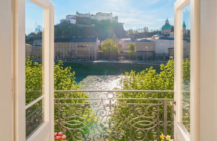 Kaivilla in Salzburg mit Blick auf die Festung © Engel & Völkers