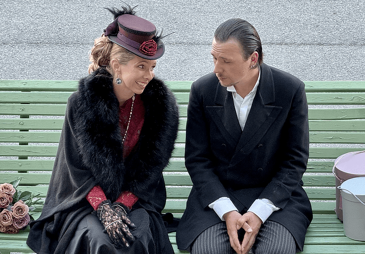 Rennbahntheater Baden brachte Schnitzlers "Anatol" auf die Open-Air-Bühne
