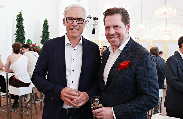 Kommunikationsberater Lothar Lockl (l.) mit Oper im Steinbruch-Intendant Daniel Serafin. © LEADERSNET / P. Hautzinger