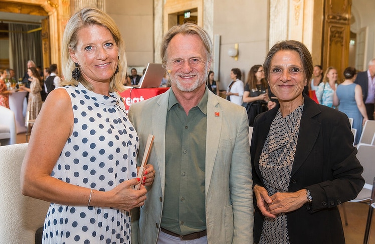 V.l.n.r.: Barbara Gruszkiewicz (Head of Corporate Affairs | Public Relations | Marketing, LeitnerLaw Rechtsanwälte), Jörg Spreitzer (Managing Partner, Great Place To Work) und Karin Bauer (langjährige Ressortleiterin Karriere, Der Standard).