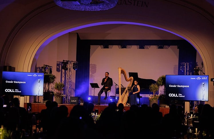 Cesár Sampson sang am Gala Abend mit Harfenbegleitung © Call Film Festival