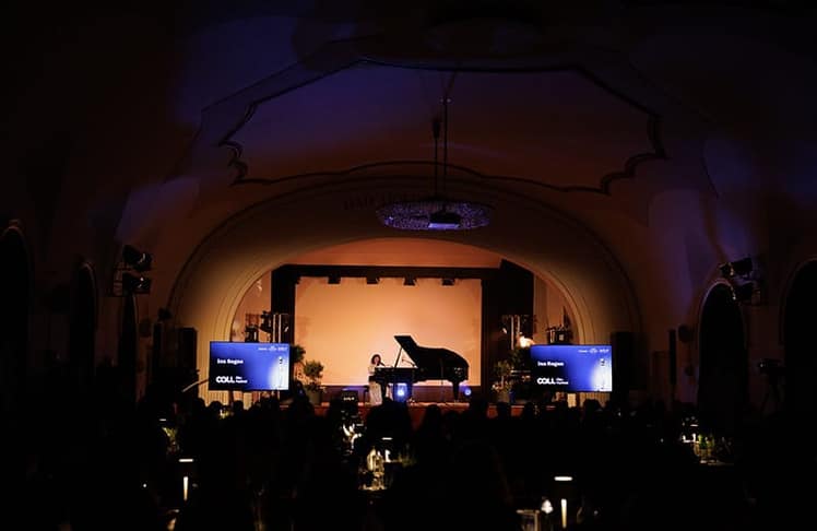 Ebenso wie Ina Regen, die sich selbst am Klavier begleitete © Call Film Festival