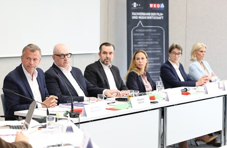 Die sechs Kandidat:innen beim FAMA Round-Table © LEADERSNET/K. Schiffl