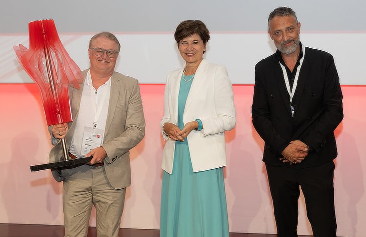 V.l.n.r.: "Austrian Family Business Award"-Preisträger Johann Scheuringer (CEO & Mehrheitseigentümer, Josko Fenster und Türen GmbH), Michaela Keplinger-Mitterlehner (CMO, Raiffeisenlandesbank Oberösterreich) und Thomas Perdolt (Initiator & geschäftsführender Gesellschafter, Initiative Österreich 2040).