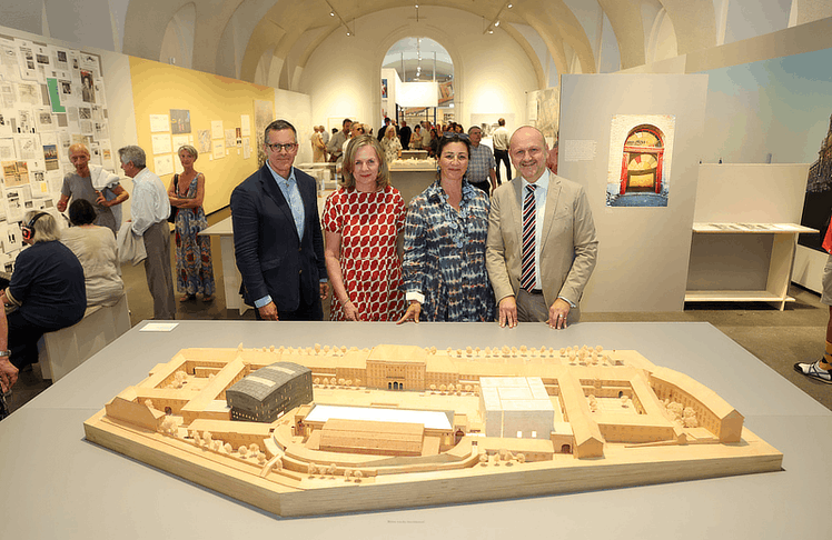 V.l.n.r.: Kurator Andreas Niehaus, MQ-Direktorin Bettina Leidl, Stadträtin Veronika Kaup-Hasler und Norbert Kettner (CEO WienTourismus)