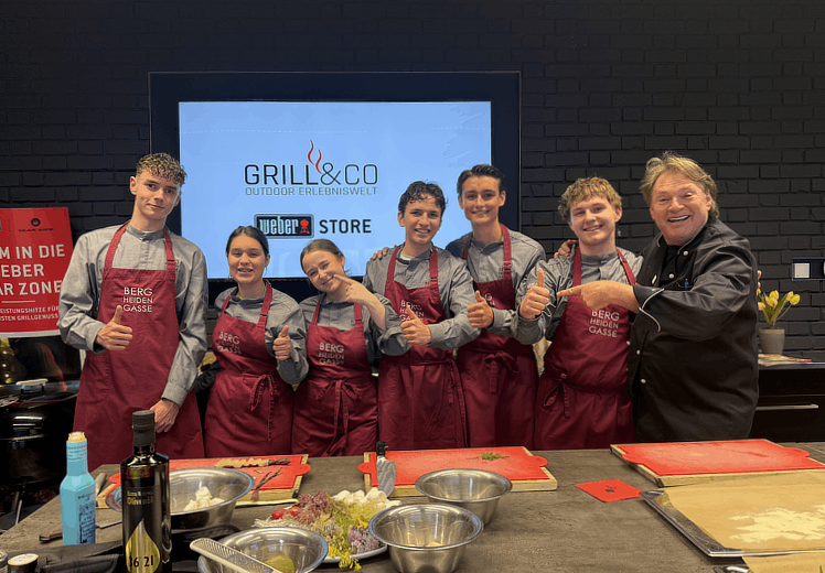Schüler boten prominenten Lehrkräften beim Charity-Grillbattle die Stirn