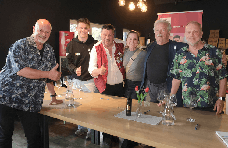 V.l.n.r.: Gary Lux, Noel Swancar, Wiesnschurli, Caroline Vasice, Gerhard Ernst und Reinhard Nowak © Manfred Schmid