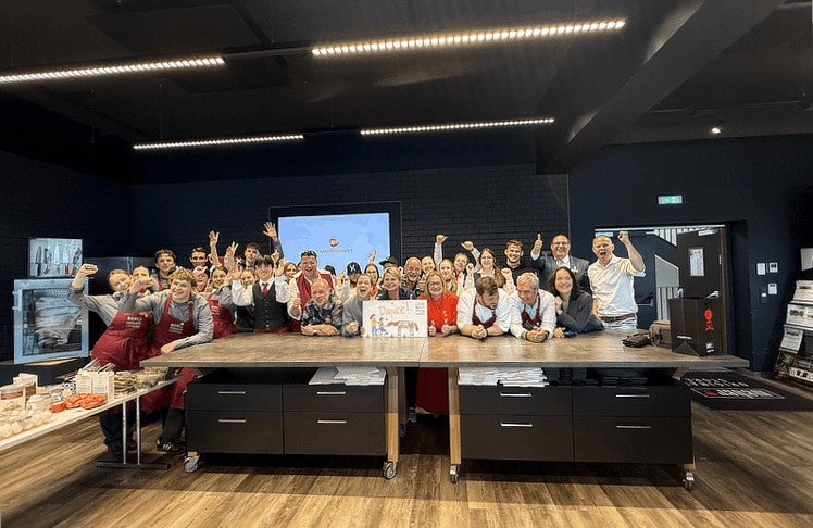 Die Schüler:innen, Lehrer und prominente Jury © PR Finger