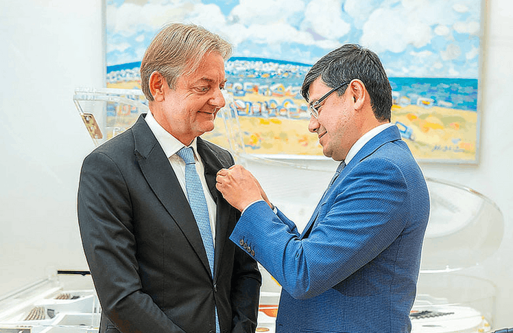 V.l.n.r.: Gerald Gerstbauer und Fuad Muradov (Vorsitzenden des Staatlichen Komitees für die Arbeit mit der Diaspora)