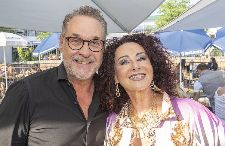 Ex-Vizekanzler Heinz-Christian Strache mit Geburtstagskind Christina Lugner. © LEADERSNET / R. Brunhölzl