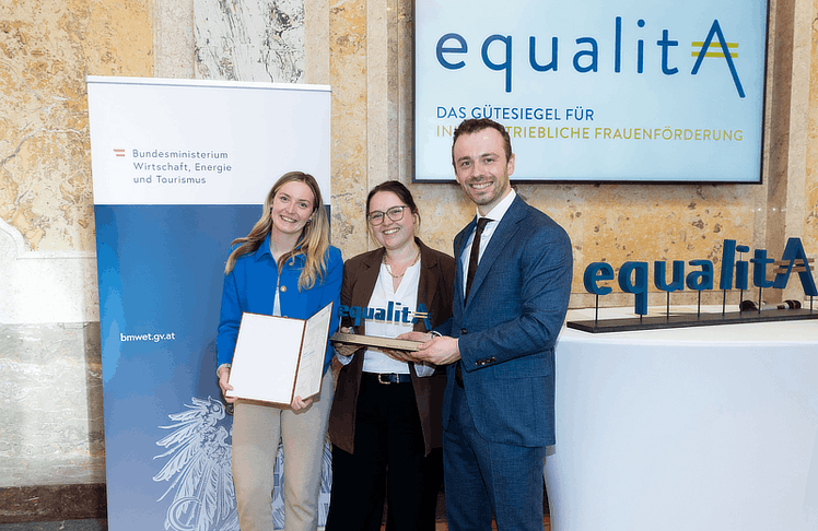 V.l.n.r.: Denise Burgstaller (Energie AG Personalmanagement), Katharina Hoflehner (Energie AG Personalmanagement) und Generalsekretär Severin Gruber (BMWET)