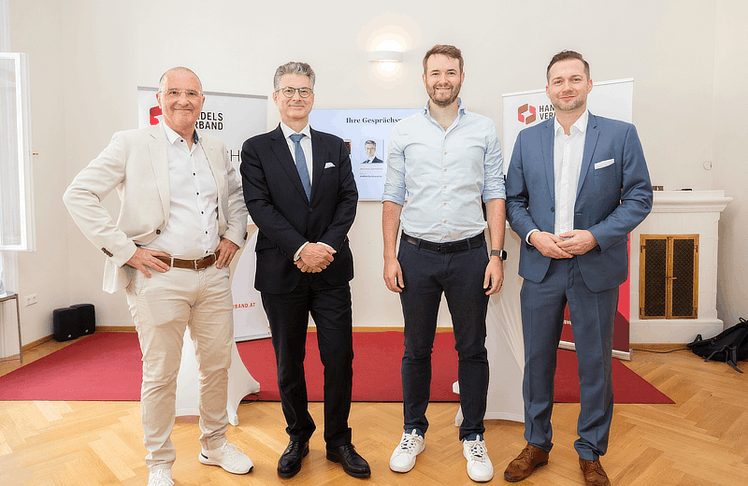 V.l.n.r.: HV-Vizepräsident Harald Gutschi (Geschäftsführer von Otto Austria und Leiter des HV-Fachforums), Andreas Zahradnik (Partner bei Dorda Rechtsanwälte), Peter Windischhofer (Co-Founder von Österreichs größter Reuse-Plattform refurbed) und Rainer Will (Geschäftsführer des freien, überparteilichen Handelsverbands)