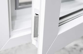 Neue Verriegelungstechnik von Internorm erhöht die Fenstersicherheit