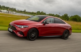 Diese Elektro- und Hybridautos überzeugen auf der Langstrecke