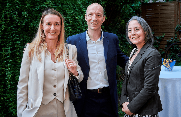 V.l.n.r.: Agnes Mink (Geschäftsleitung MU Österreich&CEE), Ernesto Dreyer (CSO von Kores) und seine Frau Maria Restrepo