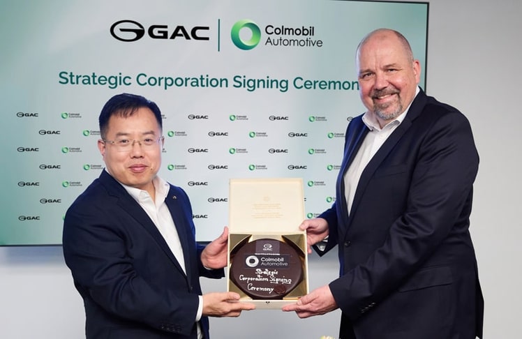 Wayne Wei (l.), General Manager GAC International und Lars Pauly, CEO Colmobil GmbH