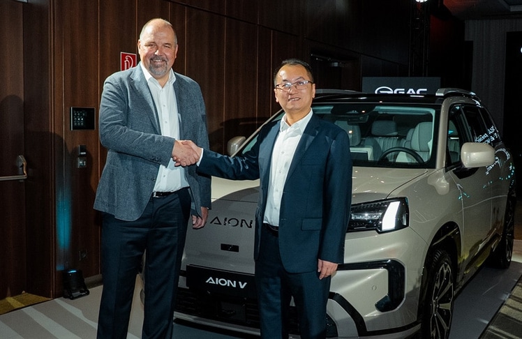 Colmobil-CEO Lars Pauly (l.) und Deniz Mei, General Manager GAC International