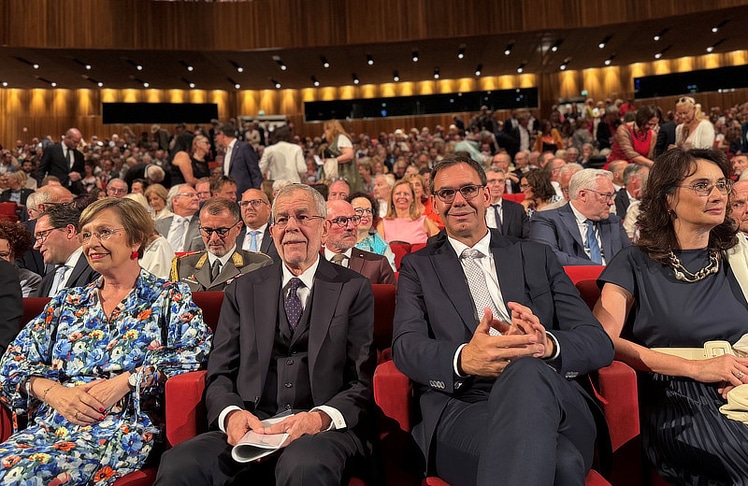 Alexander Van der Bellen mit Gattin Doris Schmidauer (l.) und Landeshauptmann Markus Wallner mit Gattin Sonja. © LEADERSNET