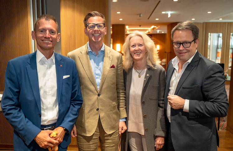 V.l.n.r.: Martin Resel, Nicolai Descovich, Sabine Unterweger und Rainer Newald beim rotarischen Mittagessen am Rande des Salzburg Summit © LEADERSNET / A. Rieck