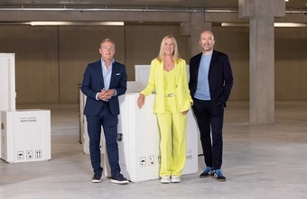 Kunsttrans füllt das neue port4art 3.0 mit Leben und feiert die erste Honigernte