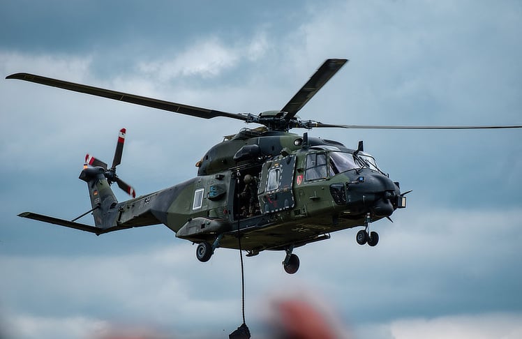 Extremkraftsportler Franz Müllner trug einen Hubschrauber mit bis zu 985 Kilogramm Belastung auf den Schultern. (Symbolbild).