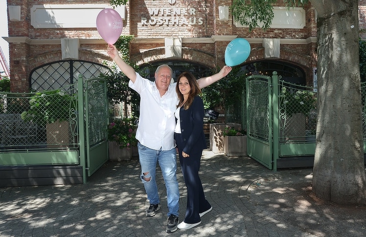 Helmut Brem (Marketingleitung) sowie Silvia Maino (Röstmeisterin und Geschäftsführerin) führen seit mittlerweile zehn Jahren erfolgreich das Wiener Rösthaus im Wiener Prater.