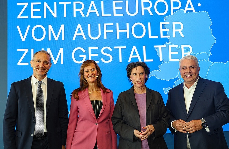 V.l.n.r.: Stefan Dörfler (CFO der Erste Group), Margarita Thiel (Head of Corporate Communications, Corporate Affairs and Stakeholder Management), Alexandra Habeler-Drabek (Chief Risk Officer) und Peter Bosek (CEO der Erste Group) © LEADERSNET/G. Langegger