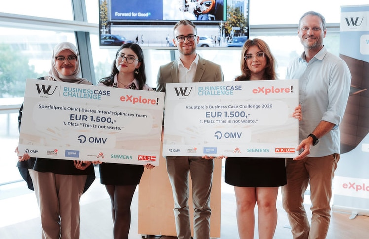 Die erstplatzierten Studierenden-Teams je Unternehmenscase erhielten jeweils 1.500 Euro Preisgeld, die besten Schüler:innen-Teams jeweils 1.000 Euro, und im OMV-Case kam ein mit 1.500 Euro dotierter Sonderpreis für das beste interdisziplinäre Studierenden-Team hinzu.