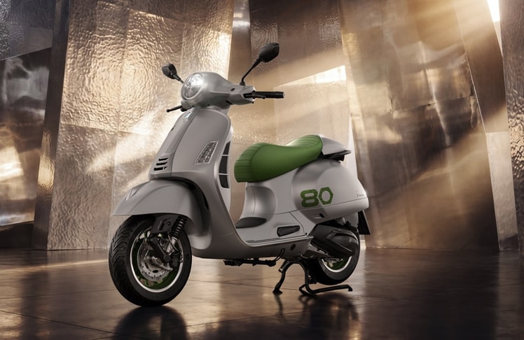 Von der Vespa Edizione Ottantesimo gibt es weltweit nur 1.946 Stück.