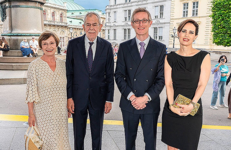 V.l.n.r.: First-Lady Doris Schmidauer, Bundespräsident Alexander Van der Bellen, Albertina-Generaldirektor Ralph Gleis sowie klinische Psychologin und Leiterin des Forensisch-therapeutischen Zentrums Wien-Mittersteig Katinka Keckeis.