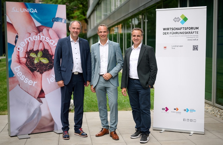 V.l.n.r.: Hubert Schenk (Landesvorsitzender WdF Tirol), Michael Zentner (Uniqa Landesdirektor Tirol) und Fredi Oberegelsbacher (Vorstandsmitglied WdF Tirol) © Franz Oss