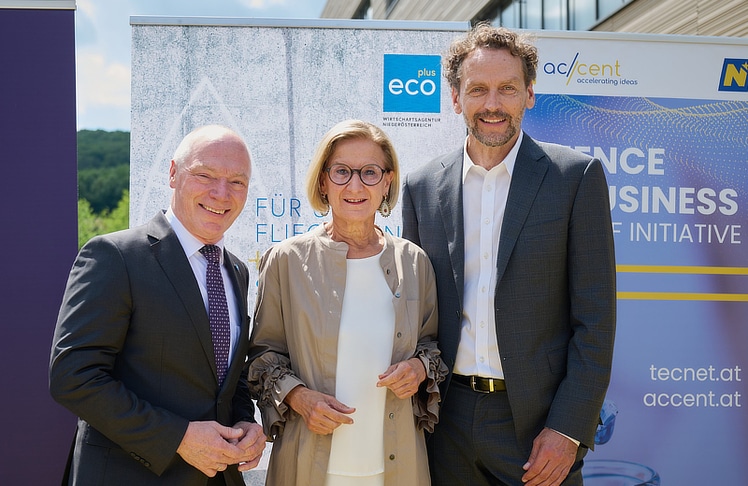 V.l.n.r.: ecoplus Geschäftsführer Helmut Miernicki, Landeshauptfrau Johanna Mikl-Leitner und Martin Hetzer, ISTA-Präsident © NLK Pfeiffer