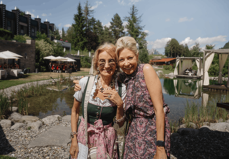 Im Resort Sacher Seefeld sangen große Stimmen auf Österreichs kleinster Seebühne
