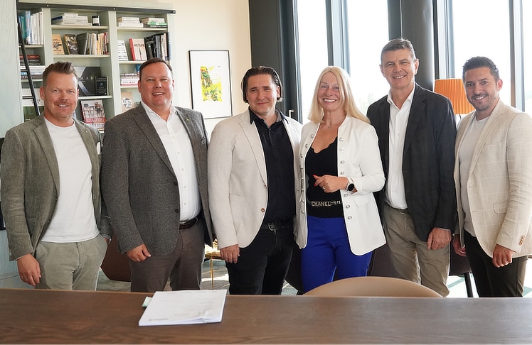 V.l.n.r.: Michael Thier (Firmenkundenmanagement Merkur Versicherung AG), Markus Spellmeyer (CSO/Mitglied des Vorstandes Merkur Versicherung AG), Patrick Hrauda (Gewerberechtlicher Geschäftsführer SFI Financial Invest GmbH), Maria Schantl, (Gründerin & Geschäftsführende Gesellschafterin SFI Financial Invest GmbH), Wolfgang Trebos (Bereichsleitung VD Kooperationen Merkur Versicherung AG) und Paul Pittino (Organisationsdirektion) © Merkur Versicherung AG