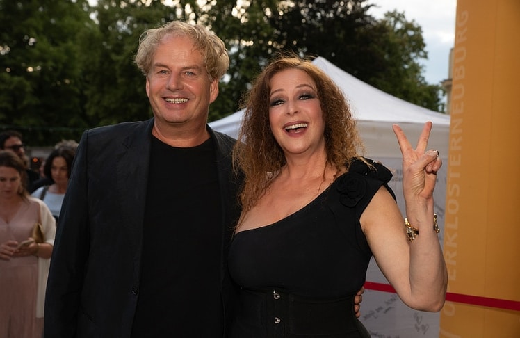 Die Opernsänger:innen Reiner Schendl und Natalia Ushakova