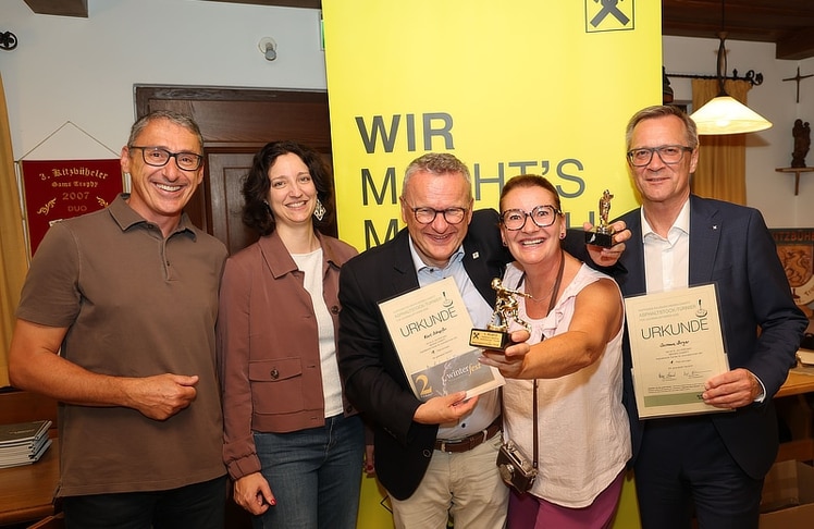 V.l.n.r.: RVS-Pressesprecher Sigi Kämmerer, RVS-Geschäftsleiterin Anna Doblhofer-Bachleitner, Karl Schupfer (Info-Z), Susanne Berger (freie Fotografin), RVS-Generaldirektor Heinz Konrad. Nicht im Bild: Christian Sprenger (SN).