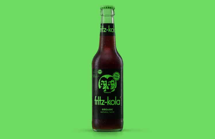 fritz-kola organic ersetzt die bisherige bio-kola und kommt mit überarbeiteter Rezeptur sowie neuem Etikett in den Handel.