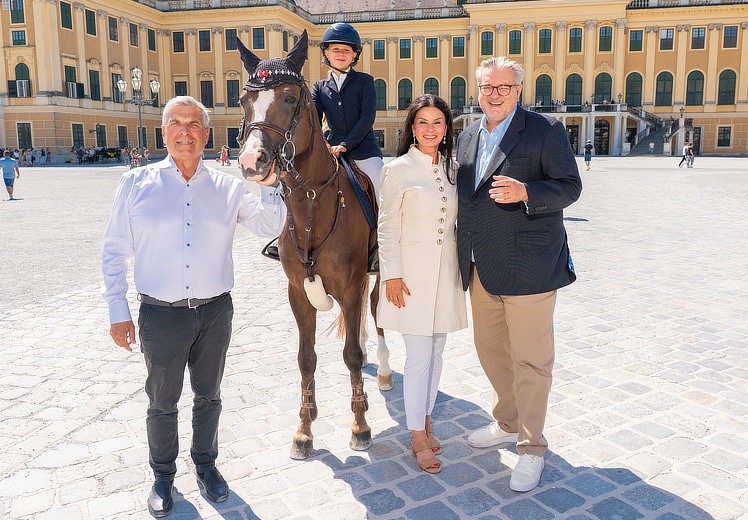 Longines Global Champions Tour bringt Kinder und Pferde zusammen