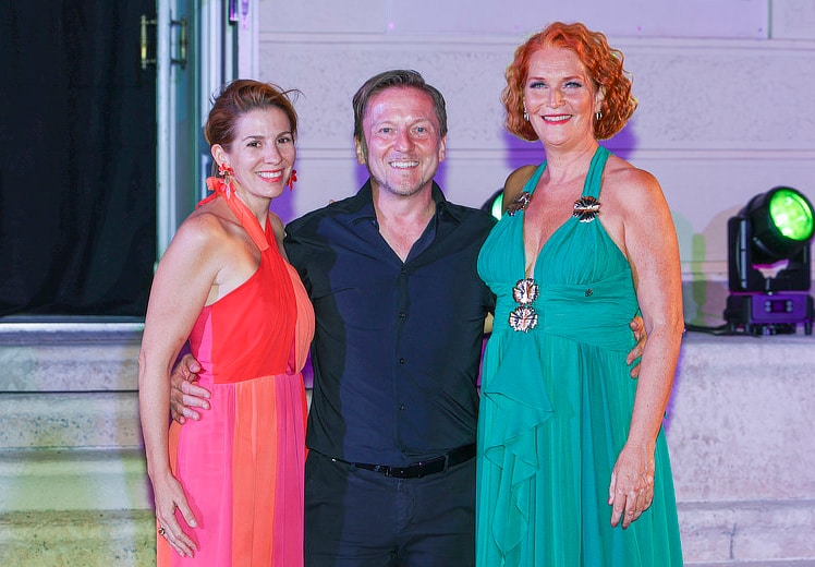 Vier Musicalstars machten den Badener Theatervorplatz zum Broadway