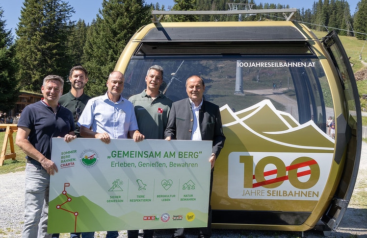 V.l.n.r.: Kornel Grundner (Sprecher der Besten Österreichischen Sommer-Bergbahnen), Gabriel Klammer (WK Tirol), Stefan Mangott (Geschäftsführer der Bergbahn Komperdell und Sprecher der BÖSB Tirol), Harald Oblasser (Vorstand der Gruppe Forst des Landes Tirol) und Josef Geisler (Landeshauptmann-Stellvertreter Tirol).