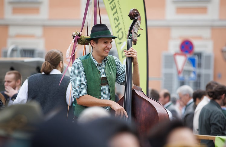 Auch musikalisch bringt die Region Schladming-Dachstein traditionelle steirische Klänge in die Grazer Innenstadt. © Erwin Scheriau
