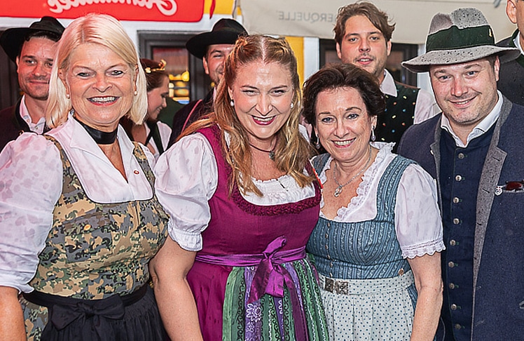 V.l.n.r.: Verteidigungsministerin Klaudia Tanner; Barbara Novak; Vizebürgermeisterin von Wien, Margarete Kriz-Zwittkovits, Präsidentin der WK Wien und Obfrau des Wiener Wirtschaftsbundes und Döblinger Bezirksvorsteher Daniel Resch © LEADERSNET/R. Brunhölzl