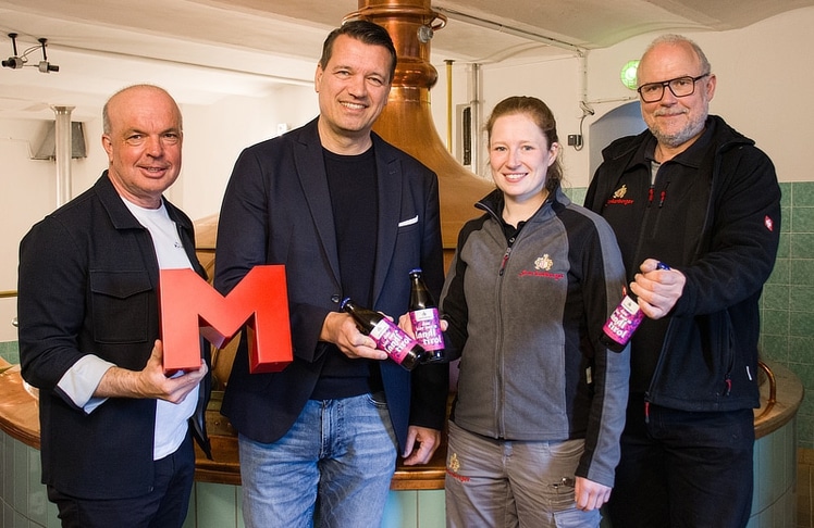 V.l.n.r.: Bernhard Prosser (Geschäftsführer Starkenberger), Ingo Panknin (Mitglied MPreis-Geschäftsführung), Julia Hannemann (Braumeisterin Starkenberger), Alexander Zeischka (Braumeister Starkenberger).