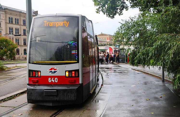 Bei der jüngsten Ausgabe von "MCÖ on Tour" wurde eine Straßenbahn der Wiener Linien zur mobilen Eventlocation für knapp 70 Gäste.