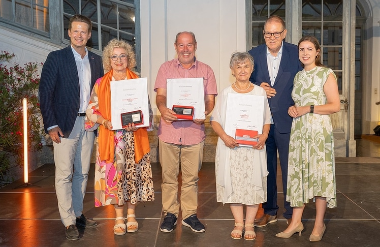 Geschäftsführer Thomas Kern, die Unternehmer:innen Christa Hainz, Peter Larndorfer und Ulrike Sellinger, Obmann Karl Breuer und Vizepräsidentin Lisa Sigl