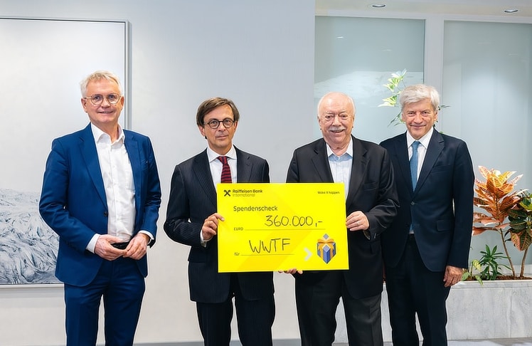 V.l.n.r.: Adolf Lehner (Vorsitzender des Stiftungsvorstandes der AVZ Privatstiftung), Michael Stampfer (Geschäftsführer WWTF), Michael Häupl (Präsident WWTF) und Johann Strobl (ehemaliger Vorstandsvorsitzender RBI) bei der Übergabe der RBI-Spende an den WWTF