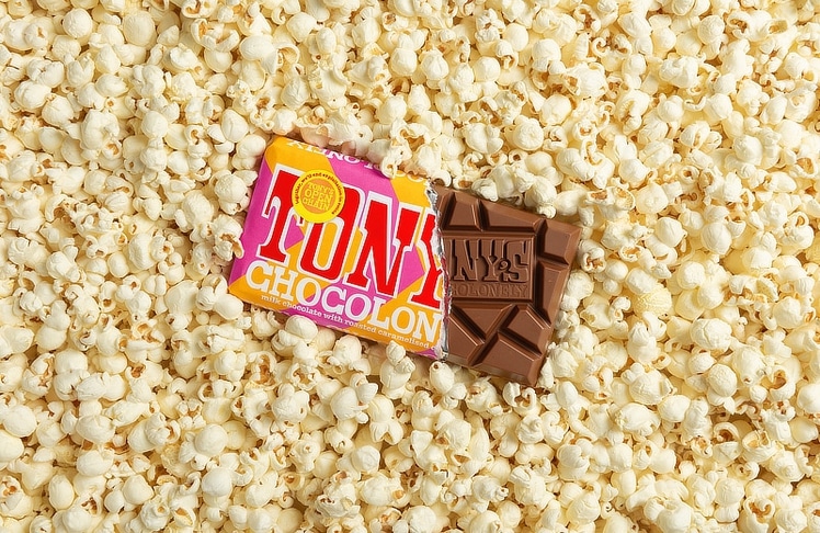 Tony's Chocolonely launcht die neue Sorte Vollmilch Popcorn Crunch.