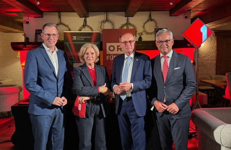 V.l.n.r.: Thomas Gruber (Geschäftsführer der ProSiebenSat.1 PULS 4), Ingrid Thurnher (ORF-Generaldirektorin), Othmar Karas (Präsident EFA) und Magnus Brunner (EU-Kommisar)
